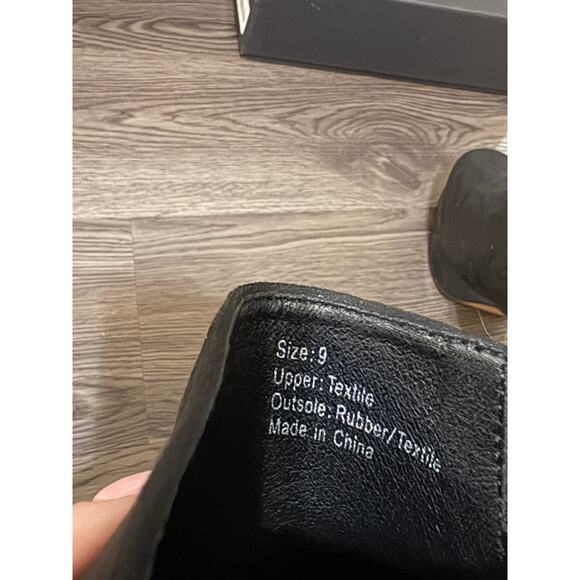 Gabrielle Union NIB Black Snake Print Mules - Picture 7 of 7